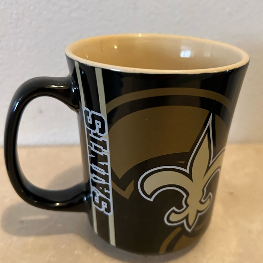 New Orleans Saints Mug. The Memory Company 16oz